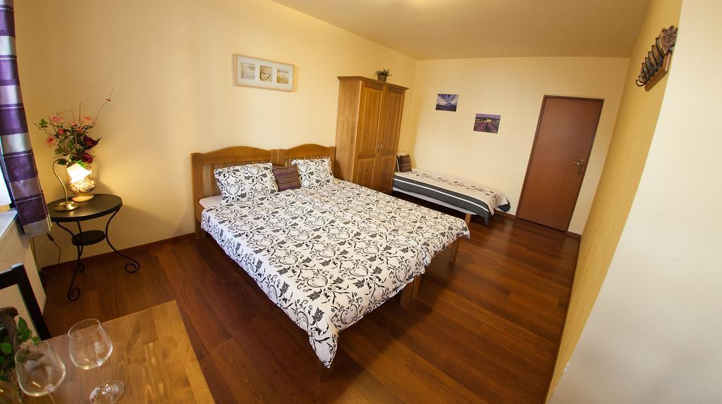 Penzion Zatisi Mikulov Værelse billede