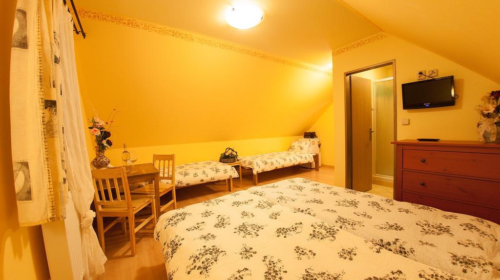 Penzion Zatisi Mikulov Værelse billede