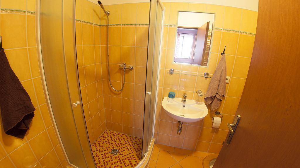 Penzion Zatisi Mikulov Værelse billede