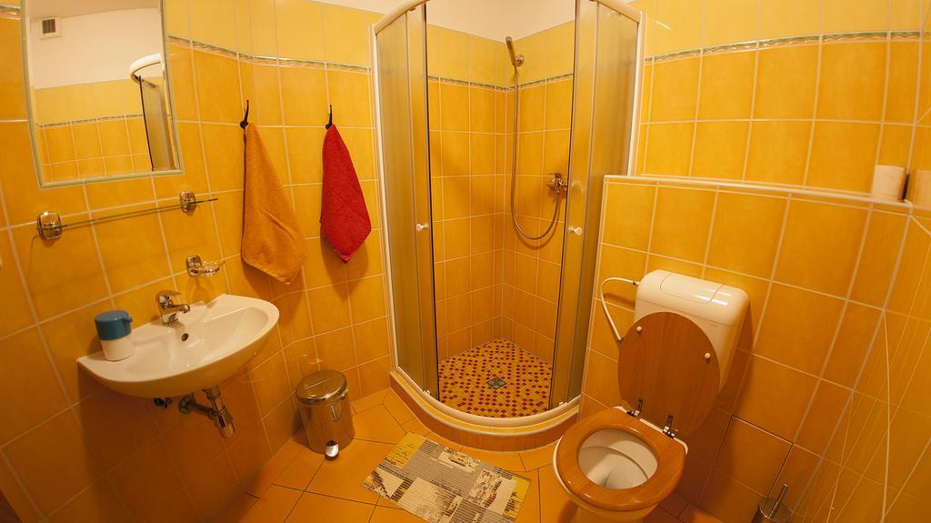 Penzion Zatisi Mikulov Værelse billede