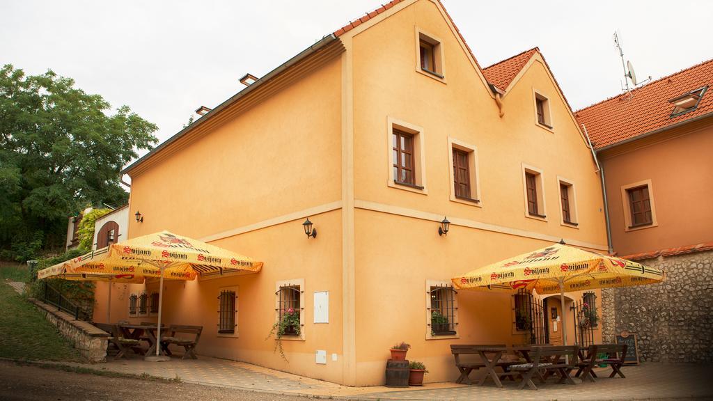 Penzion Zatisi Mikulov Eksteriør billede
